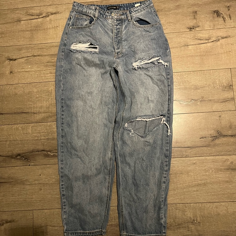 PRETTYLITTLETHING Open Knee Boyfriend Jean